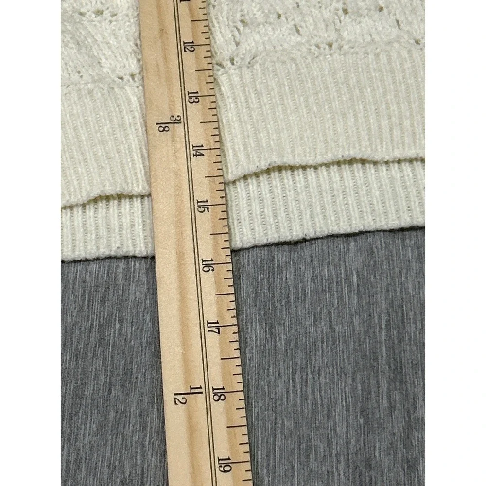 Divided‎ H M Cream Crochet Knit Cropped Sweater Size XS
